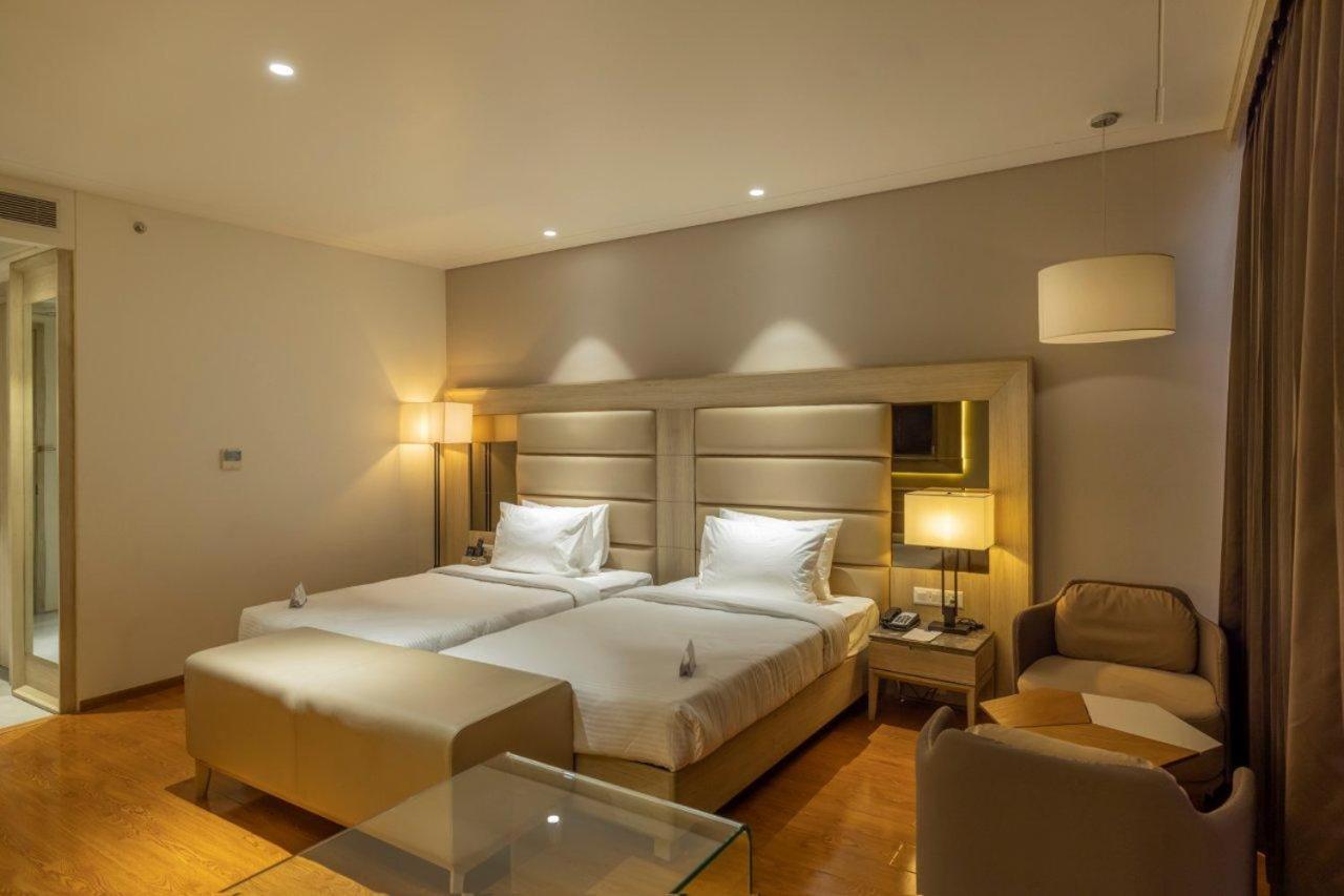 Sarovar Portico Morbi Ngoại thất bức ảnh