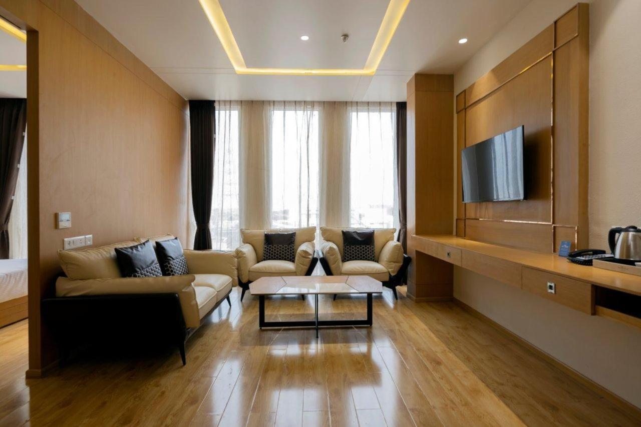 Sarovar Portico Morbi Ngoại thất bức ảnh