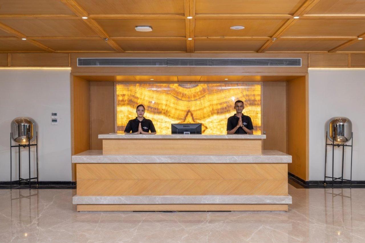 Sarovar Portico Morbi Ngoại thất bức ảnh