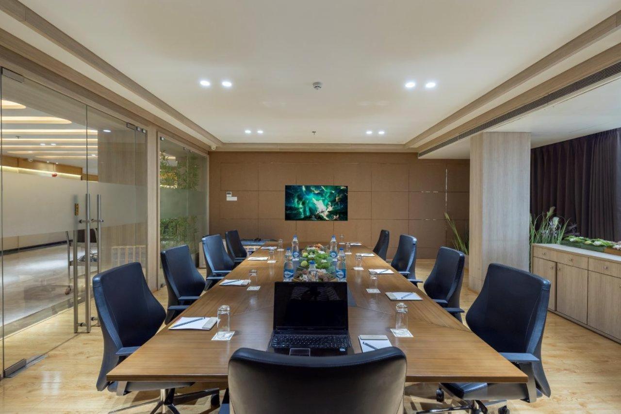 Sarovar Portico Morbi Ngoại thất bức ảnh