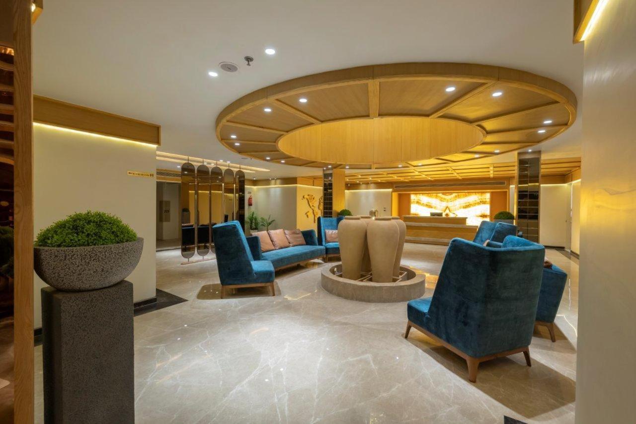 Sarovar Portico Morbi Ngoại thất bức ảnh