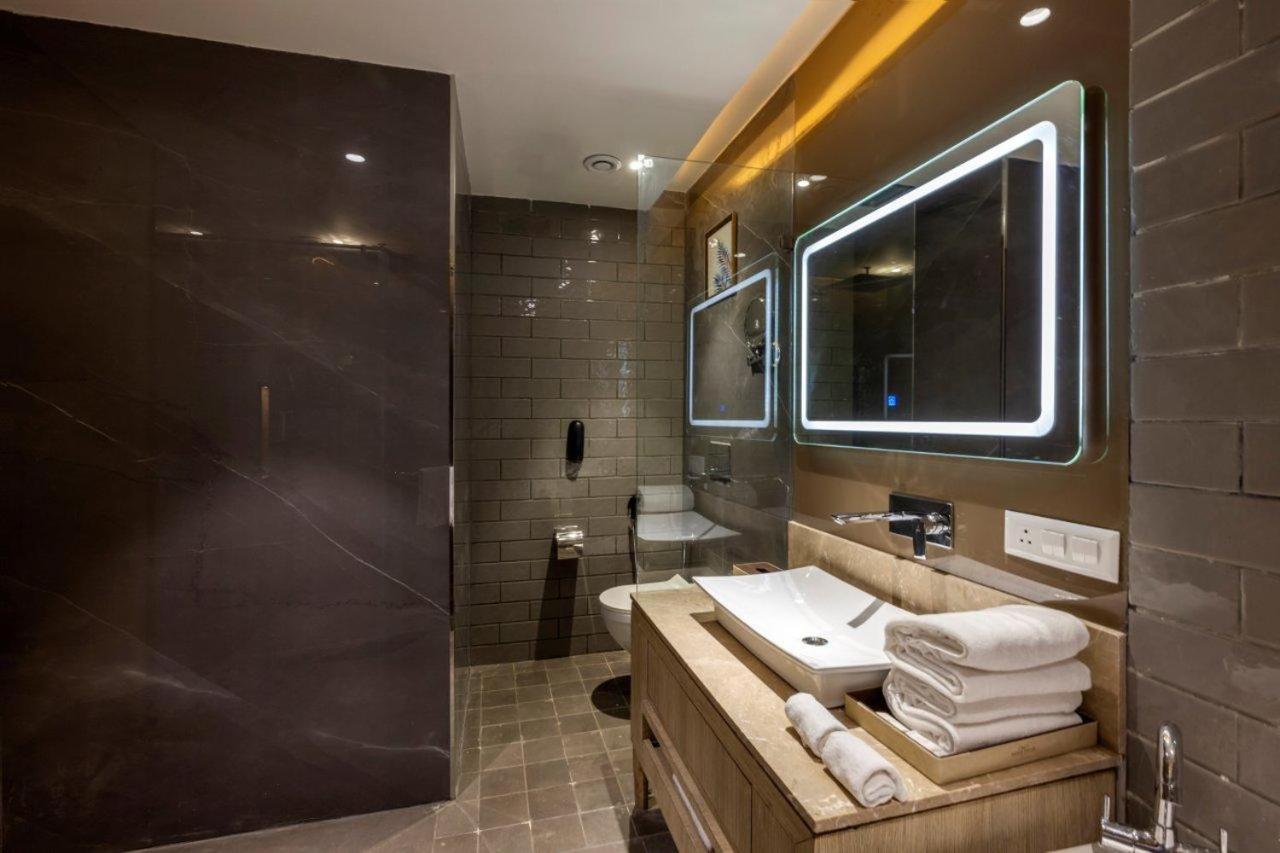 Sarovar Portico Morbi Ngoại thất bức ảnh