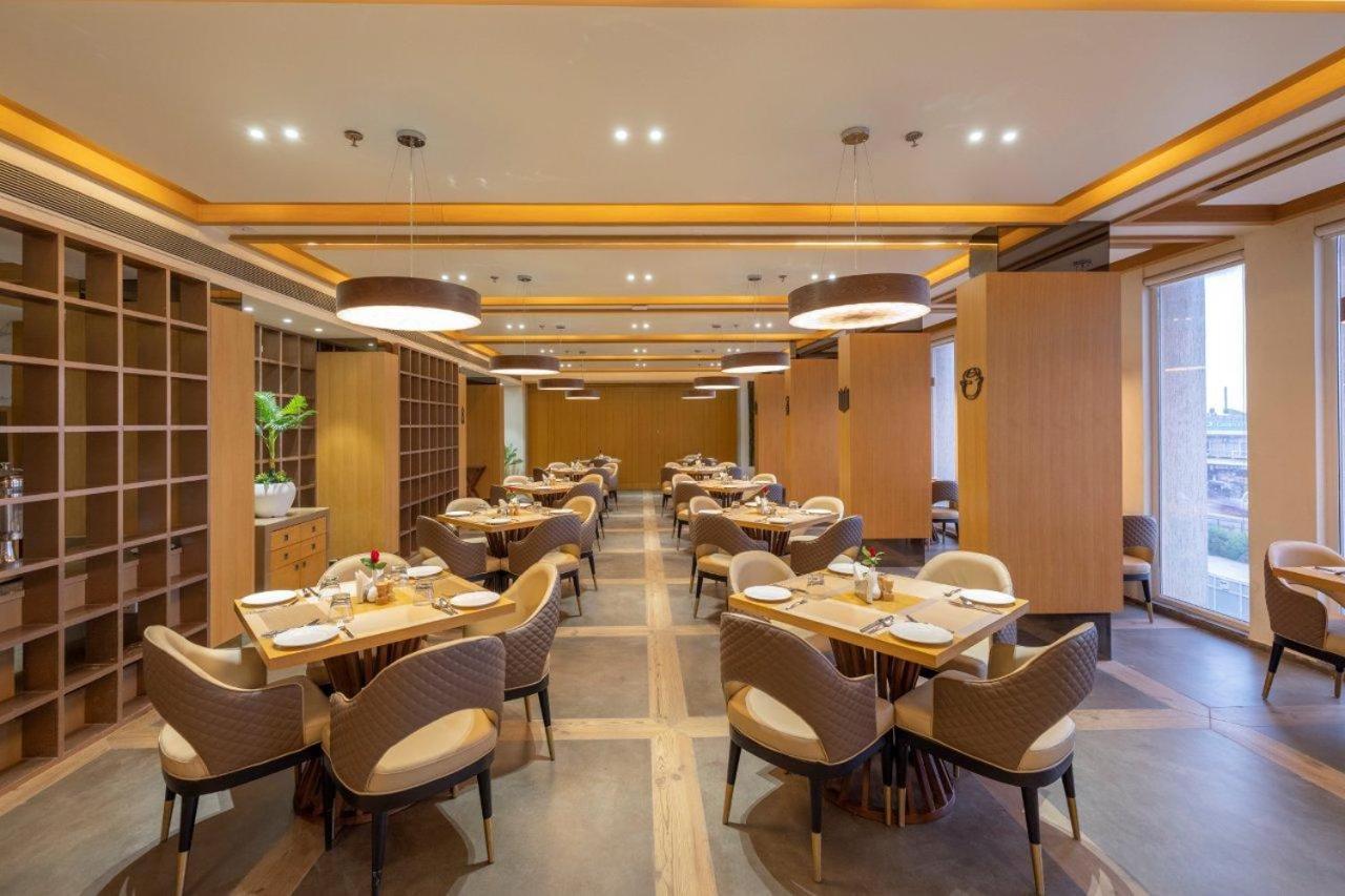 Sarovar Portico Morbi Ngoại thất bức ảnh