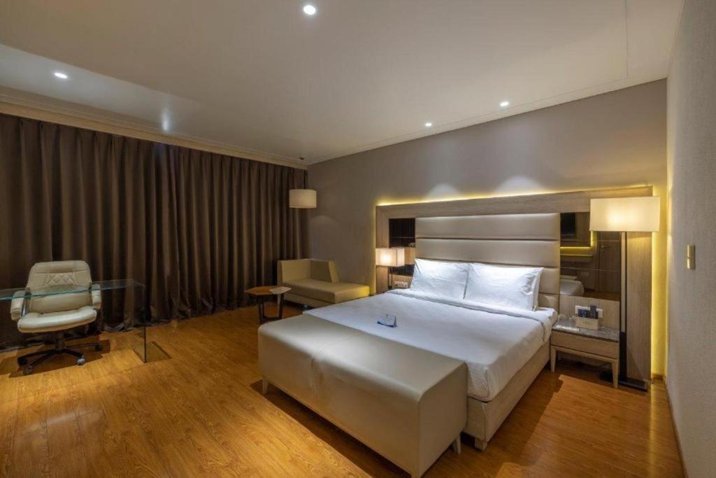 Sarovar Portico Morbi Ngoại thất bức ảnh